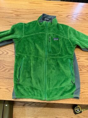 Patagonia Green Fleece jacket with Charcoal Trim